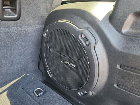 Used 2018 Jeep Wrangler Unlimited Sahara AWD/4WD image 15