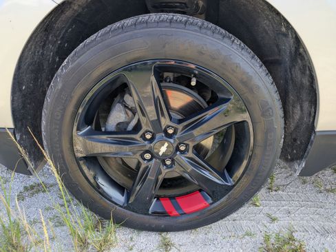 Used 2019 Chevrolet Equinox LT FWD image 11