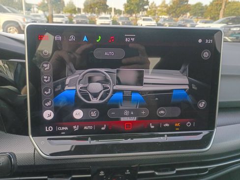 New 2026 Volkswagen GTI SE FWD image 18