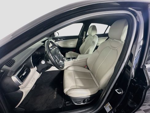 Used 2025 Genesis G70 2.5T RWD image 13
