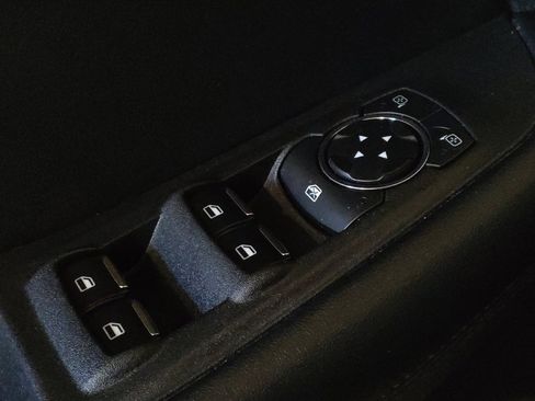 Used 2020 Ford Edge SE image 27