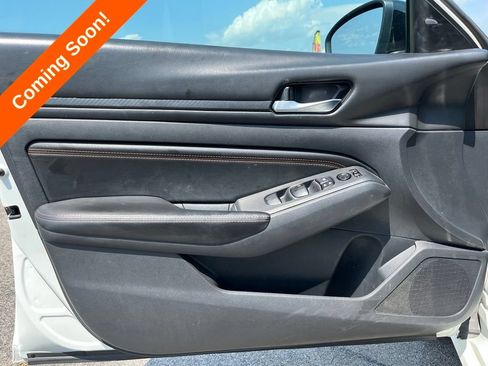 Used 2021 Nissan Altima 2.5 SR FWD image 16
