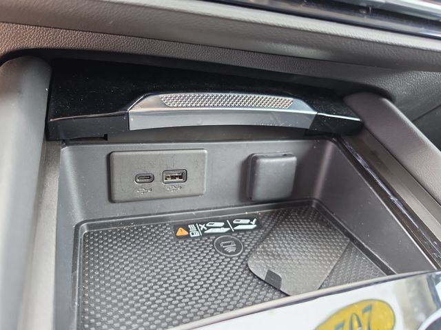 Used 2025 Buick Envision Avenir AWD/4WD image 29