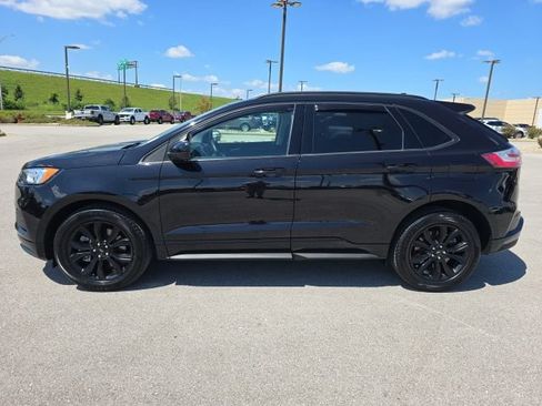 Certified 2022 Ford Edge SE w/ Black Appearance Package AWD/4WD image 2