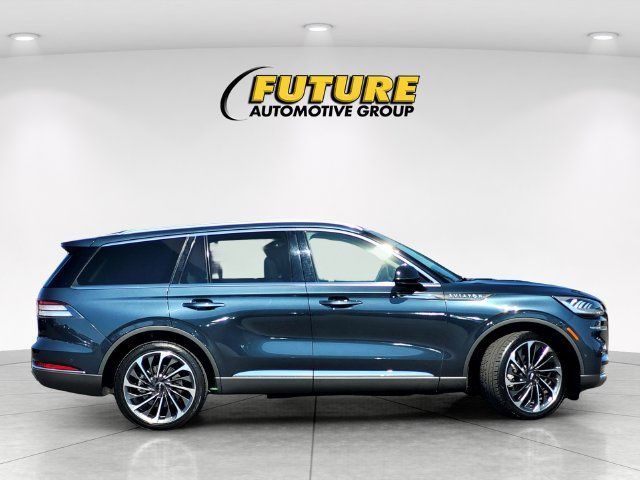 Certified 2023 Lincoln Aviator Reserve w/ Equipment Group 201A AWD/4WD image 3