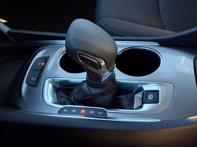 Used 2025 Chevrolet Malibu LT FWD image 15