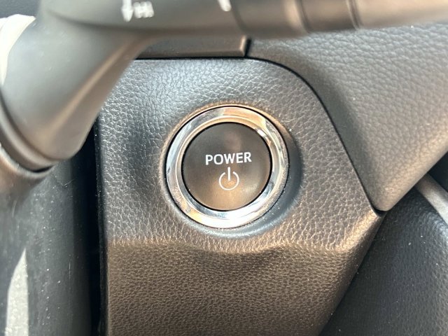Used 2025 Toyota RAV4 XLE AWD/4WD image 27