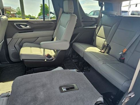 Used 2022 Chevrolet Tahoe LT w/ Luxury Package RWD image 49