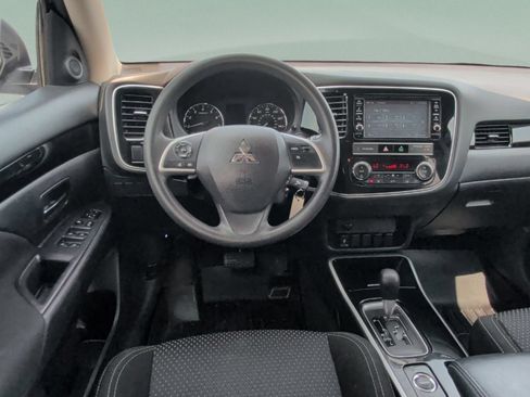 Used 2019 Mitsubishi Outlander ES AWD/4WD image 29