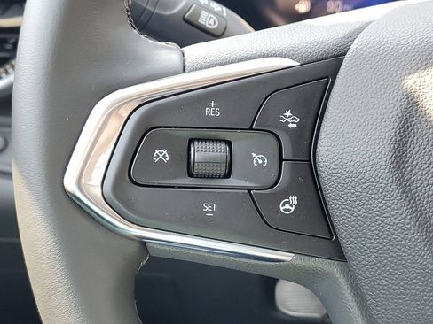 Used 2025 Chevrolet Trax ACTIV FWD image 19