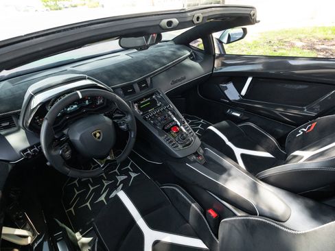 Used 2020 Lamborghini Aventador SVJ AWD/4WD image 88