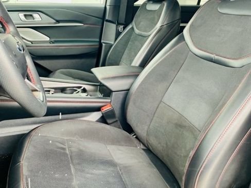 Used 2025 Ford Explorer ST image 11