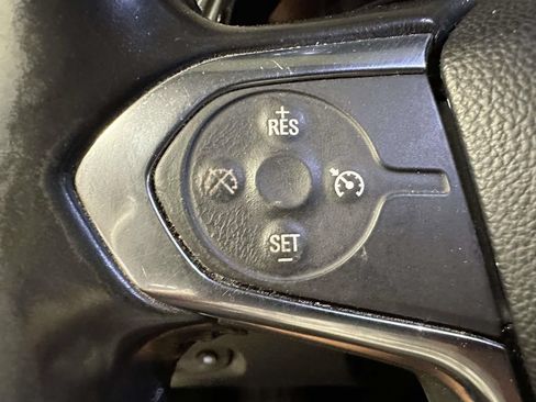 Used 2020 Chevrolet Traverse LT AWD/4WD image 33