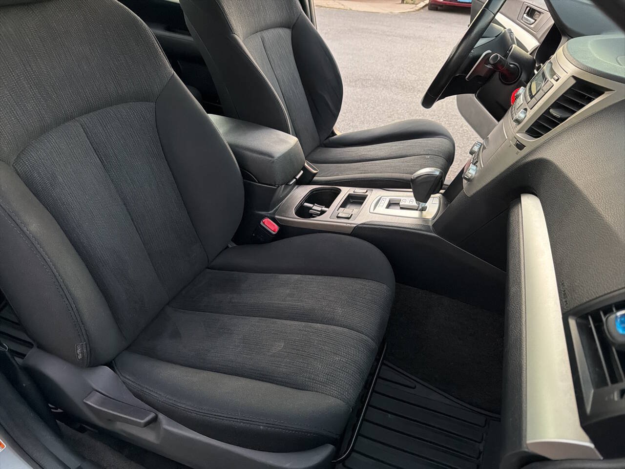 Used 2013 Subaru Legacy 2.5i Premium AWD/4WD image 22