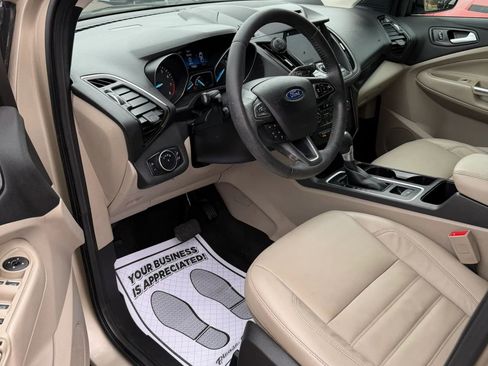 Used 2017 Ford Escape Titanium image 9