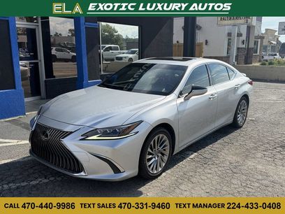 Used 2019 Lexus ES 300h w/ Accessory Package 2