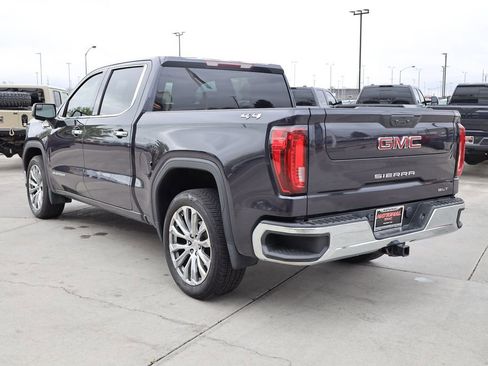 Used 2022 GMC Sierra 1500 SLT w/ SLT Convenience Package AWD/4WD image 4
