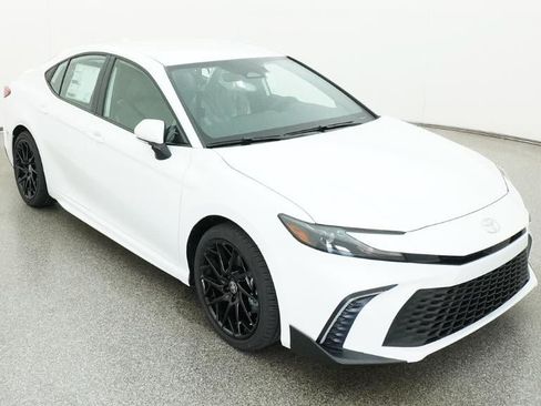 New 2026 Toyota Camry SE FWD image 13