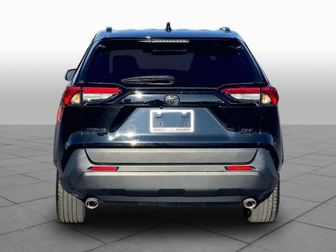 Used 2023 Toyota RAV4 XLE Premium AWD/4WD image 5