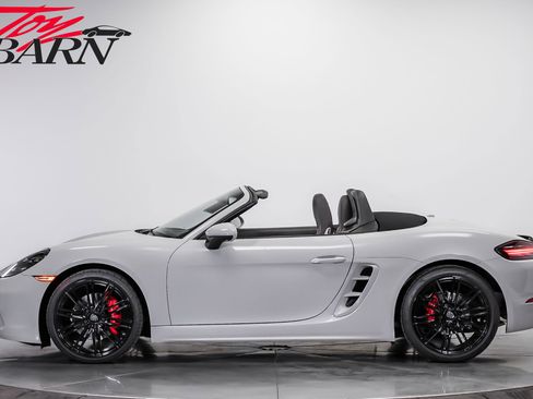 Used 2019 Porsche 718 Boxster S RWD image 2