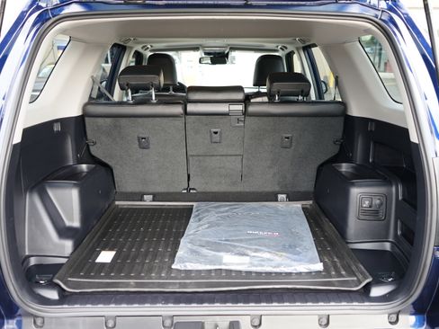 Used 2020 Toyota 4Runner TRD Off-Road image 9