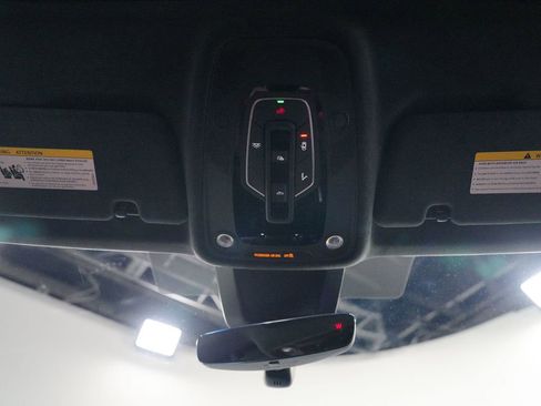 Used 2023 Audi SQ8 Premium Plus w/ SQ8 Luxury Package AWD/4WD image 40