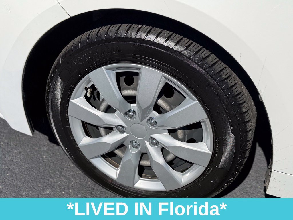 Used 2022 Toyota Corolla LE FWD image 26