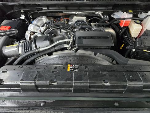 Used 2025 Chevrolet Silverado 2500 LT AWD/4WD image 12