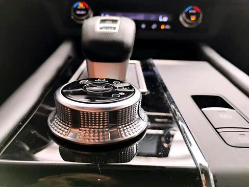 Used 2024 Mitsubishi Outlander ES image 38