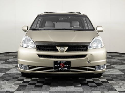 Used 2004 Toyota Sienna XLE Limited image 12