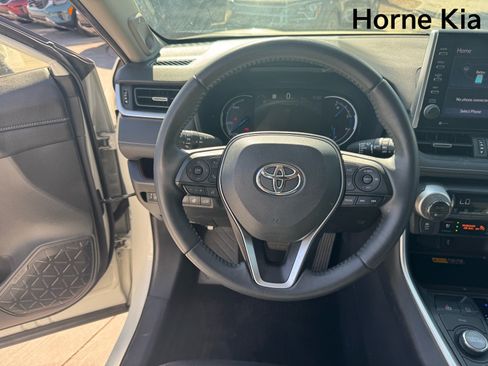 Used 2022 Toyota RAV4 Limited AWD/4WD image 16