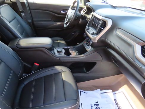 Used 2023 GMC Acadia Denali image 11