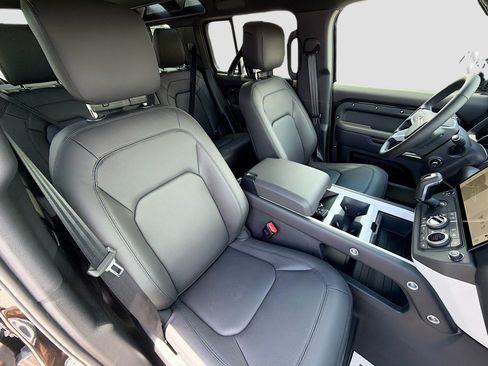 New 2026 Land Rover Defender 110 X-Dynamic SE AWD/4WD image 13