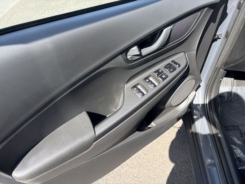 Used 2023 Hyundai Kona SE w/ Cargo Package image 15