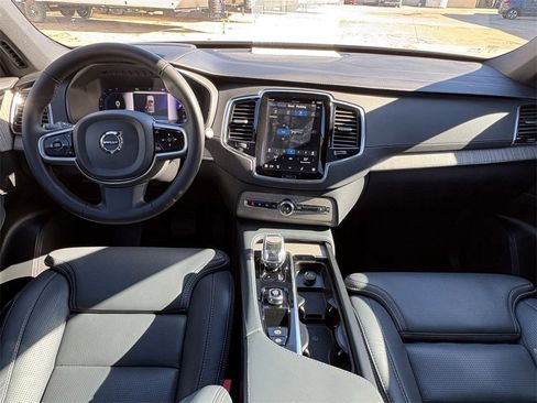 Used 2024 Volvo XC90 B6 Ultimate w/ Protection Package Premier image 25