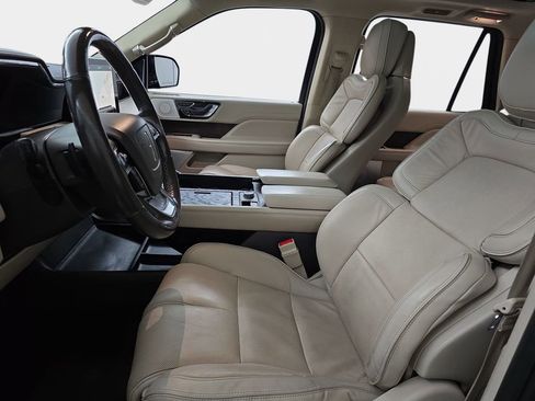 Used 2018 Lincoln Navigator L Reserve w/ Technology Package AWD/4WD image 17