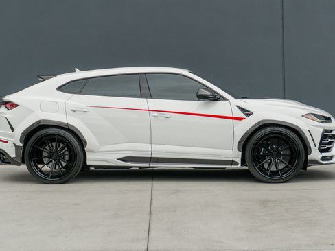 Used 2021 Lamborghini Urus AWD/4WD image 6