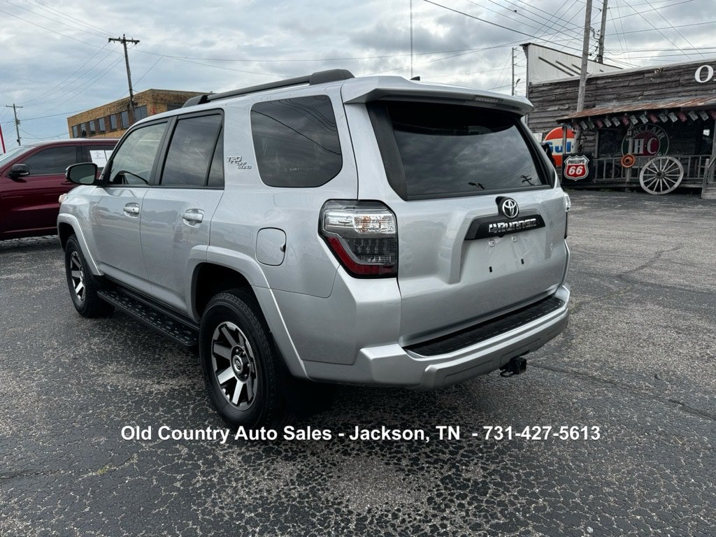 Used 2022 Toyota 4Runner TRD Off-Road Premium AWD/4WD image 8
