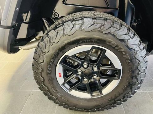 Used 2022 Jeep Wrangler Unlimited Rubicon w/ Steel Bumper Group AWD/4WD image 34