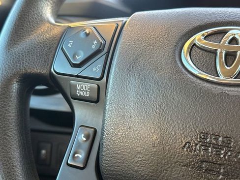 Used 2022 Toyota Tacoma SR w/ SR Convenience Package image 28