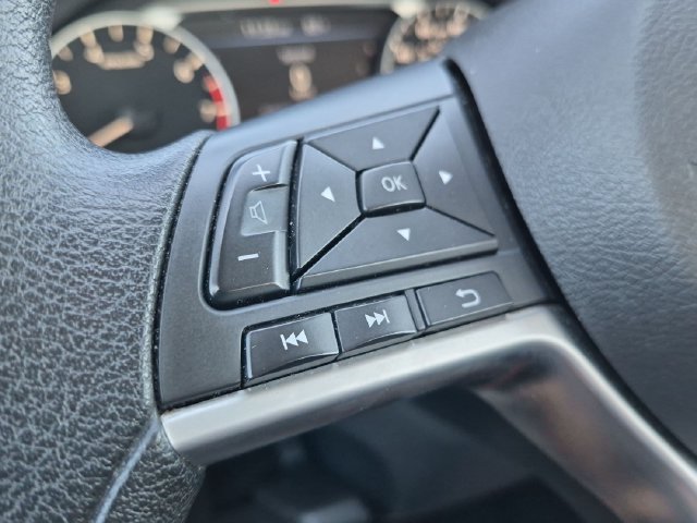 Used 2025 Nissan Altima 2.5 SV FWD image 21
