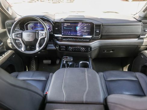 Used 2025 Chevrolet Silverado 1500 LT Trail Boss w/ Convenience Package II image 29