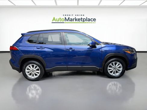 Used 2022 Toyota Corolla Cross LE AWD/4WD image 8