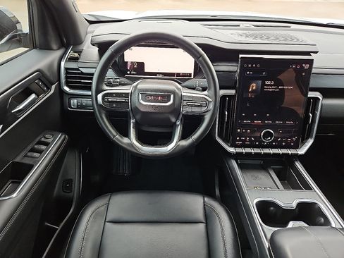 Used 2024 GMC Acadia Elevation image 8