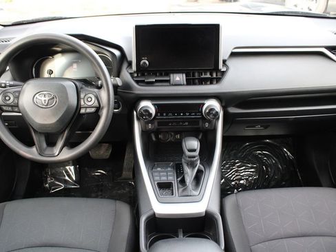 Used 2025 Toyota RAV4 XLE image 15