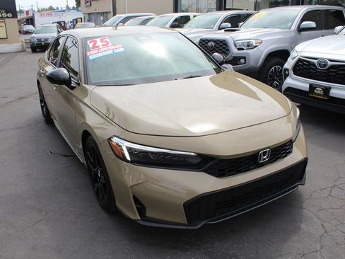 Used 2025 Honda Civic Sport image 8