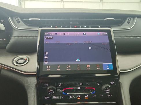 New 2025 Jeep Grand Cherokee Limited image 26