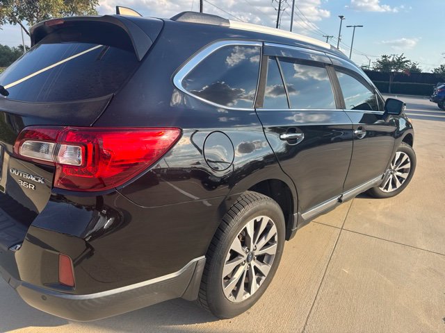 Used 2017 Subaru Outback 3.6R Touring w/ Popular Package #5A AWD/4WD image 3