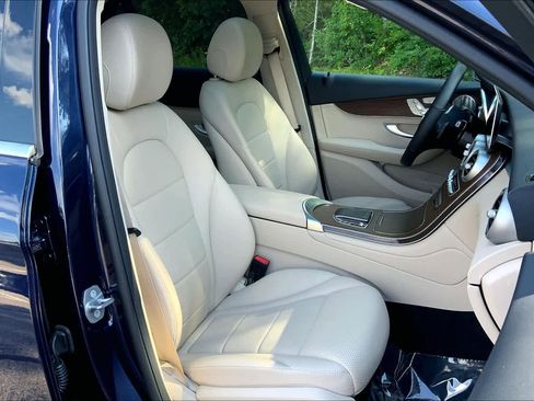 Used 2021 Mercedes-Benz GLC 300 4MATIC image 8