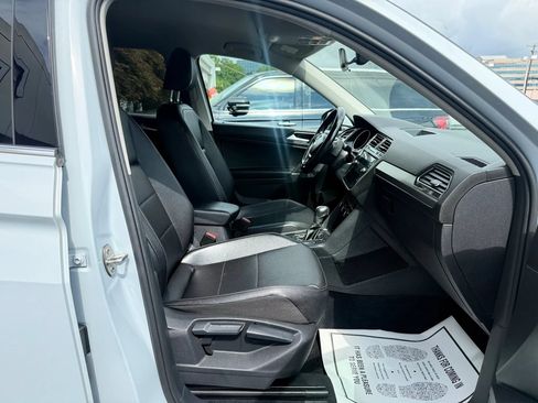 Used 2018 Volkswagen Tiguan SE w/ 18" Alloy Wheels Package FWD image 36